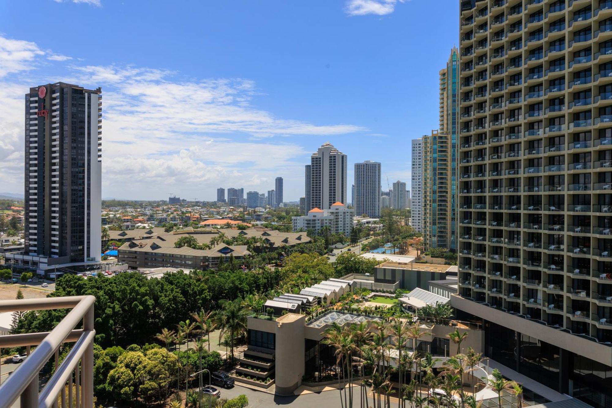 Holiday Holiday Crown Towers Gold Coast Exterior foto